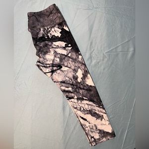 Silver Icing- Marble capris active wear leggings